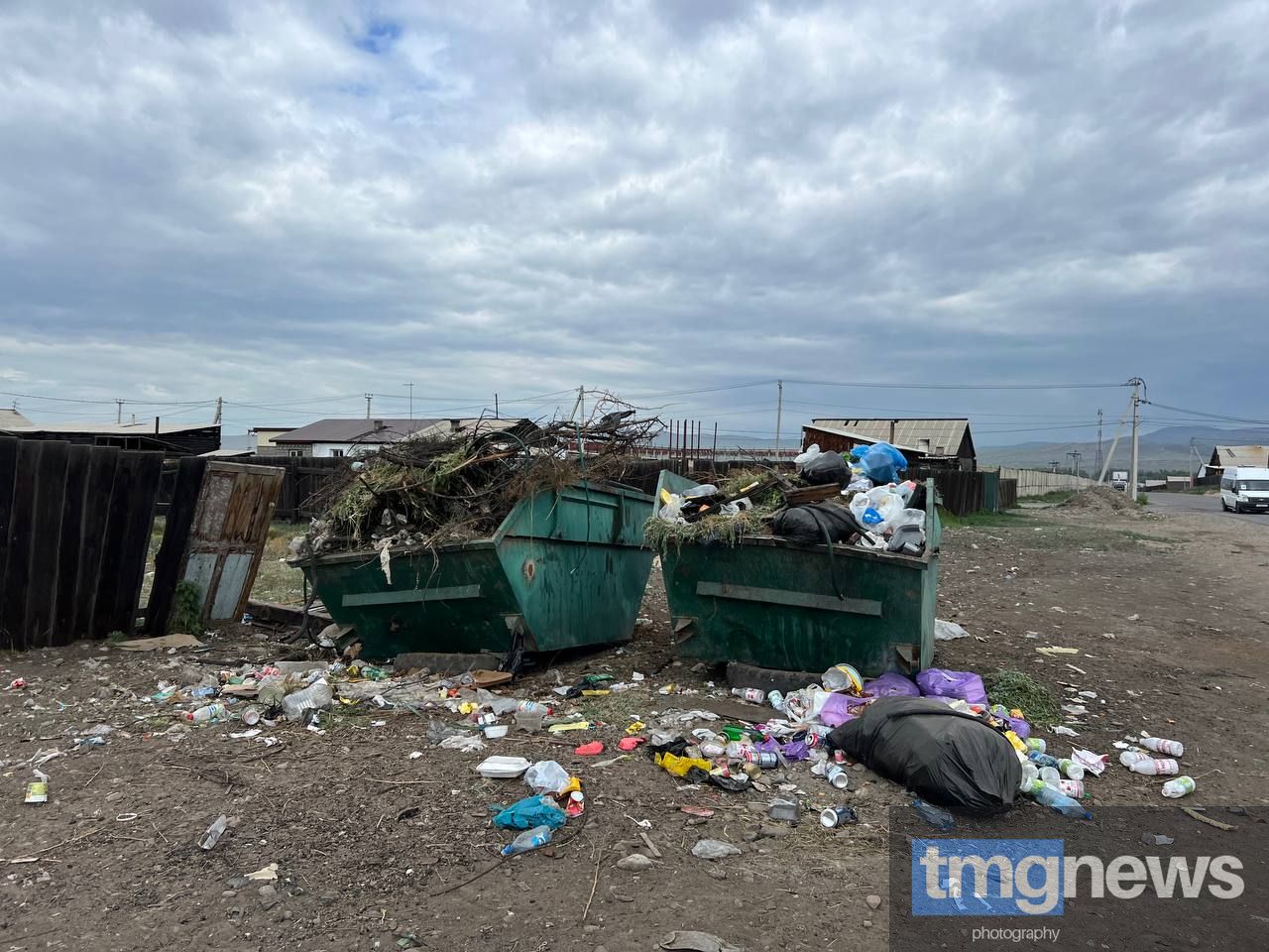 В Спутнике перевезут мусорный бункер после жалоб местной жительницы | Тува  Медиа Групп — Новости Тувы