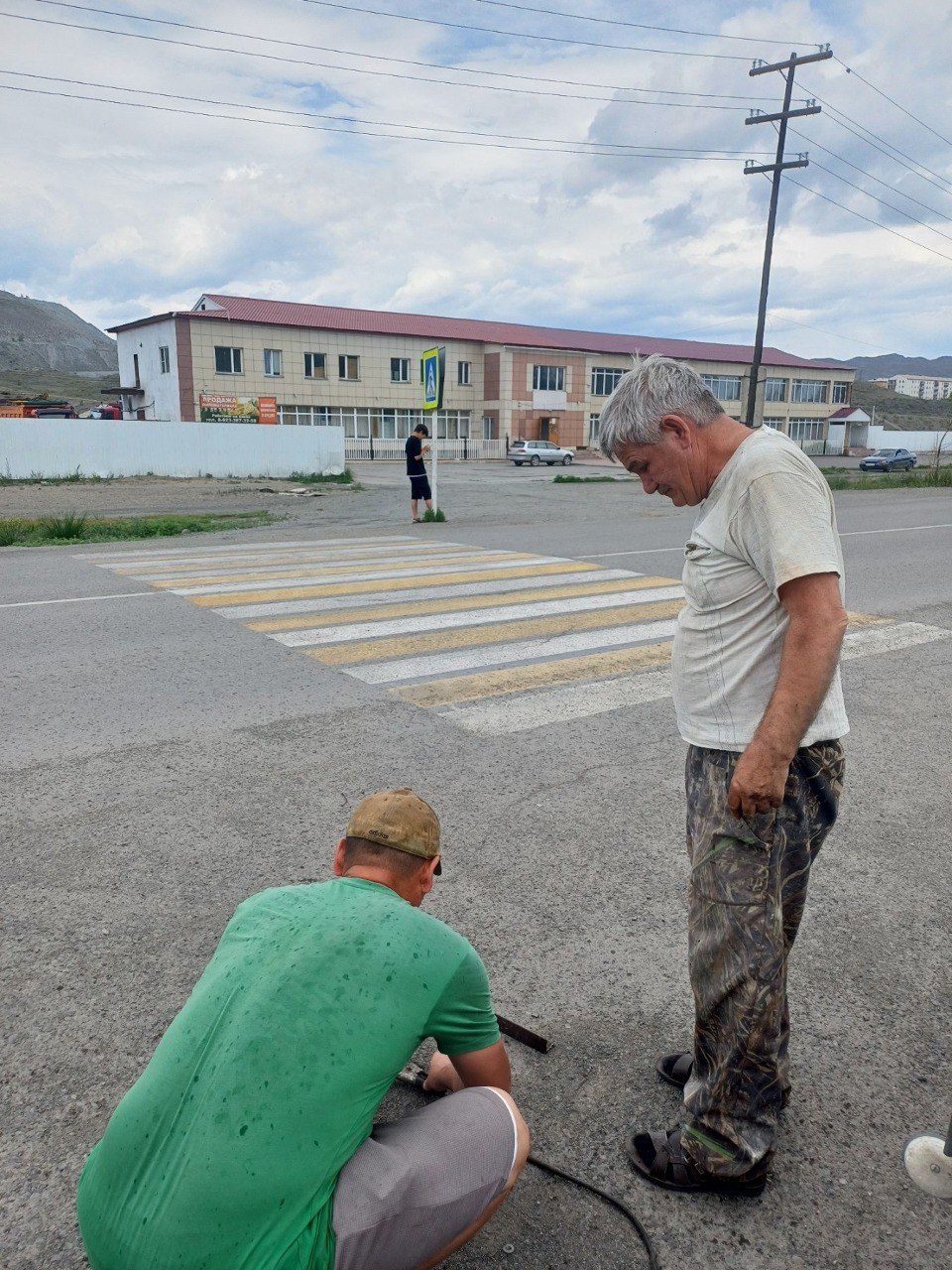 В Ак-Довураке устанавливают дополнительные дорожные знаки | Тува Медиа  Групп — Новости Тувы