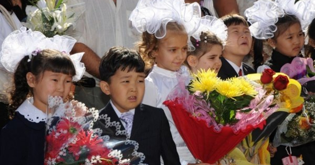 1 сентября тувинские добровольцы. 1 школа кызыл. 1 сентября в туве. Тувинские добровольцы. 1 сентября в туве.